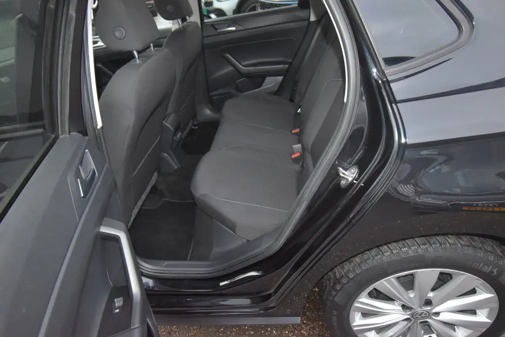 Volkswagen Polo 1.0 TSI Comfortline R-Line , NAVI , LMV16 uit 2020, foto 19