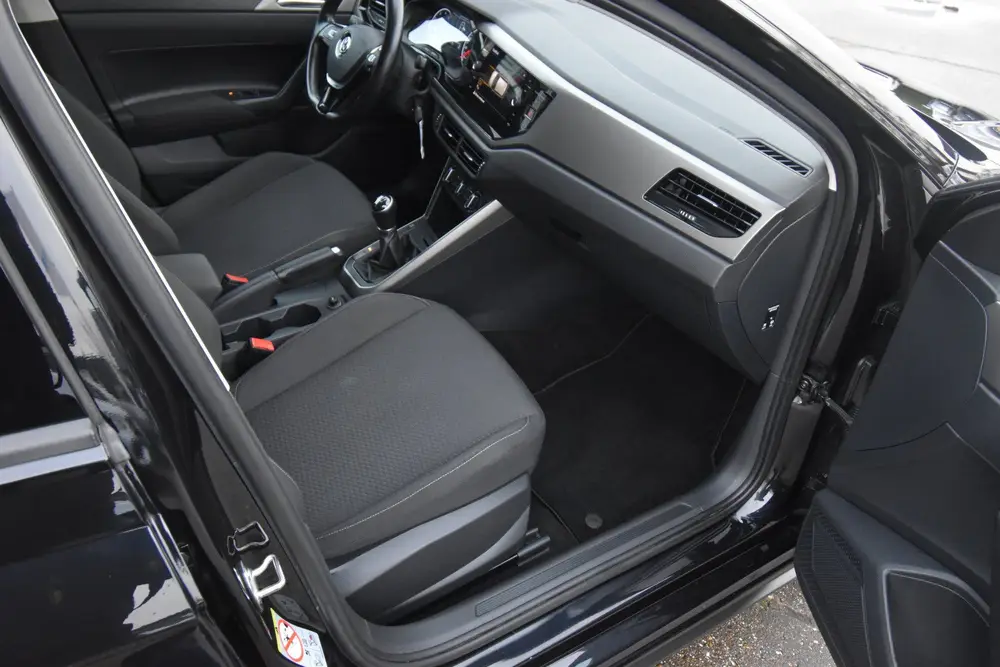 Volkswagen Polo 1.0 TSI Comfortline R-Line , NAVI , LMV16 uit 2020, foto 8