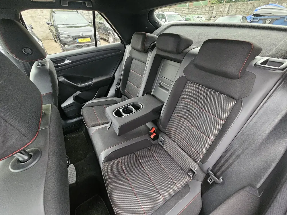 Volkswagen T-Roc 1.5 TSI Sport R-LINE NAVI PANODAK TEL LM PD uit 2020, foto 12