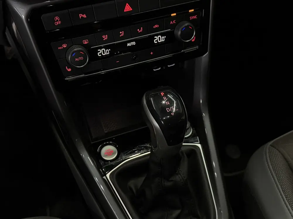 Volkswagen T-Cross 1.5 TSI 150pk Style R-Line | Camera | PDC uit 2021, foto 10