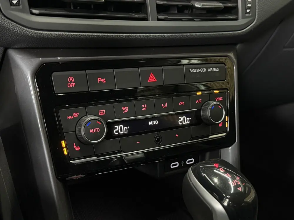 Volkswagen T-Cross 1.5 TSI 150pk Style R-Line | Camera | PDC uit 2021, foto 6