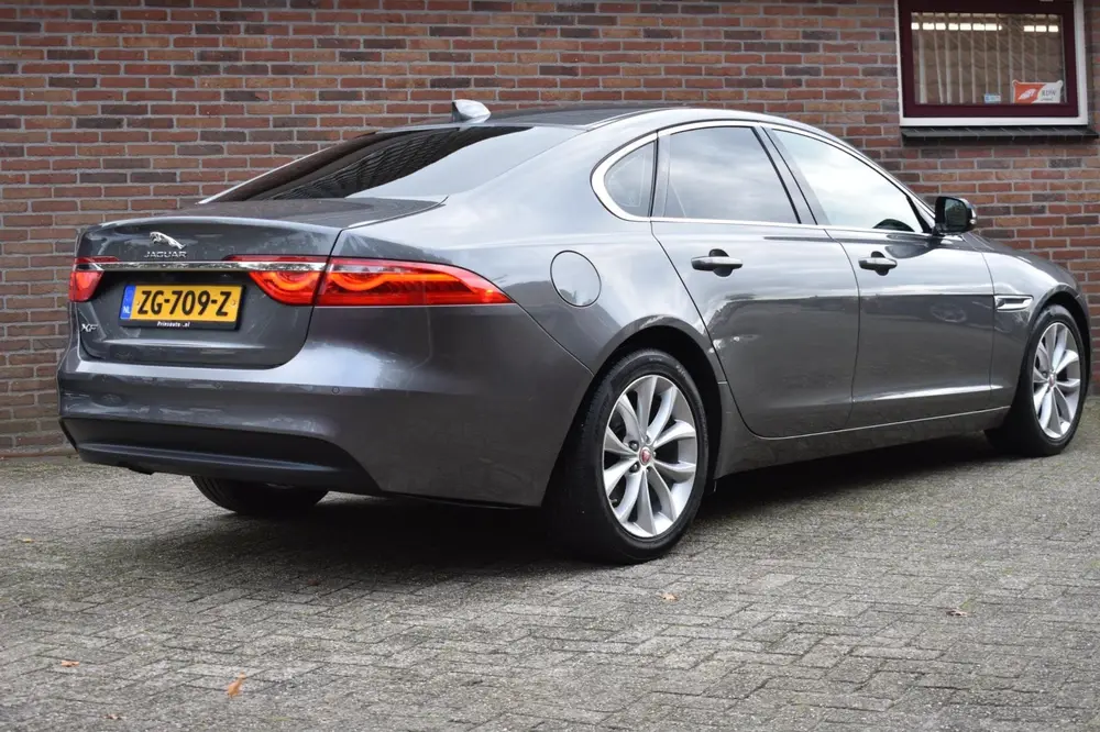 Jaguar XF 2.0d Prestige '19 Leder Xenon Clima NAvi Cruise uit 2019, foto 3