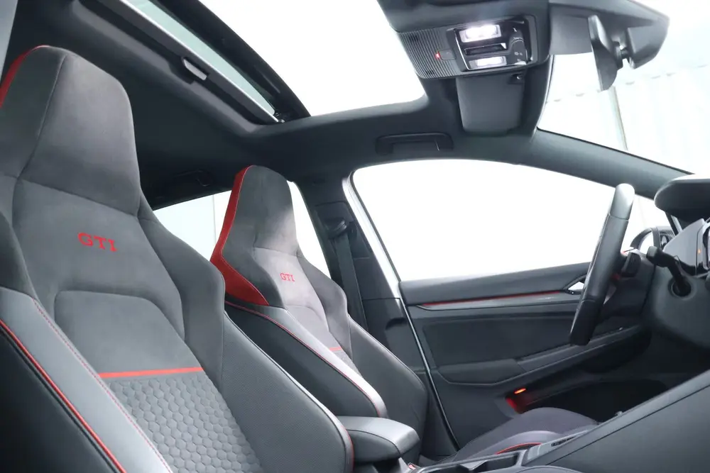 Volkswagen Golf 2.0 TSI GTI CLUBSPORT |PANO|CAMERA|CARPLAY|I uit 2022, foto 17