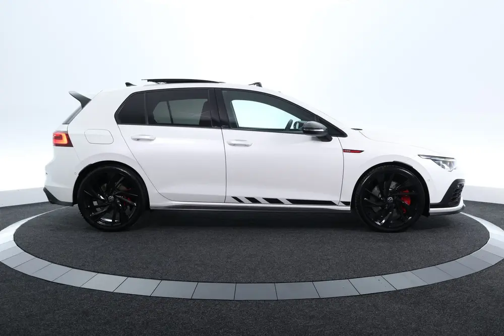 Volkswagen Golf 2.0 TSI GTI CLUBSPORT |PANO|CAMERA|CARPLAY|I uit 2022, foto 4