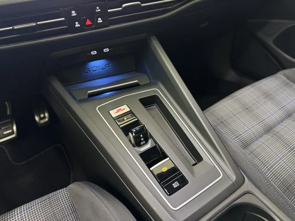 Volkswagen Golf 1.4 eHybrid GTE / Virtual / Carplay / PDC uit 2021, foto 6
