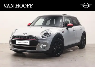 Mini Hatchback Cooper Chili Automaat / Panoramadak / Comfort uit 2019