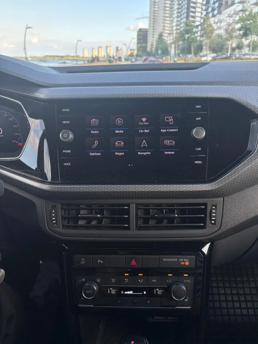 Volkswagen T-Cross R-Line 1.0 TSI 115PK 7-DSG 2019 zwart uit 2019, foto 6