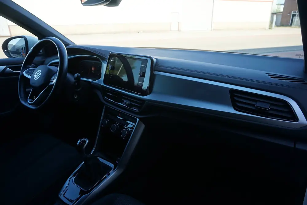 Volkswagen T-Roc 1.0 TSI Life 75 Edition uit 2023, foto 6