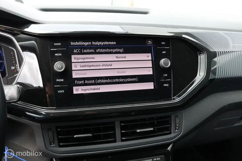 Volkswagen T-Cross 1.0 TSI Style I Camera I Trekhaak I Navig uit 2019, foto 12