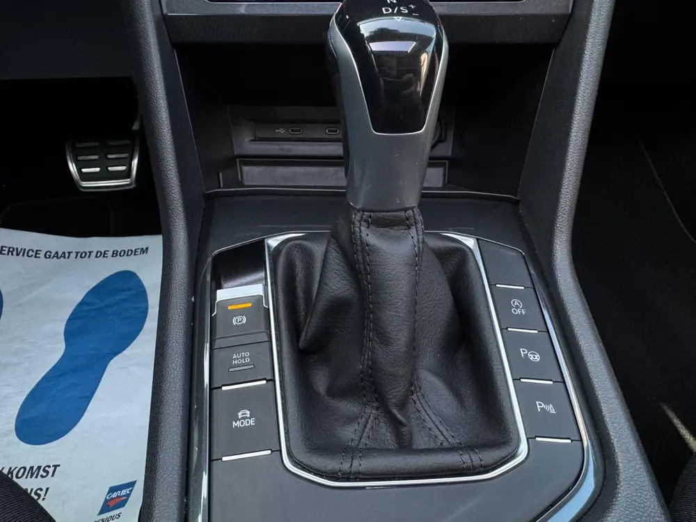 Volkswagen Tiguan 1.5 TSI Life Business / Pano / IQ Light / uit 2020, foto 9