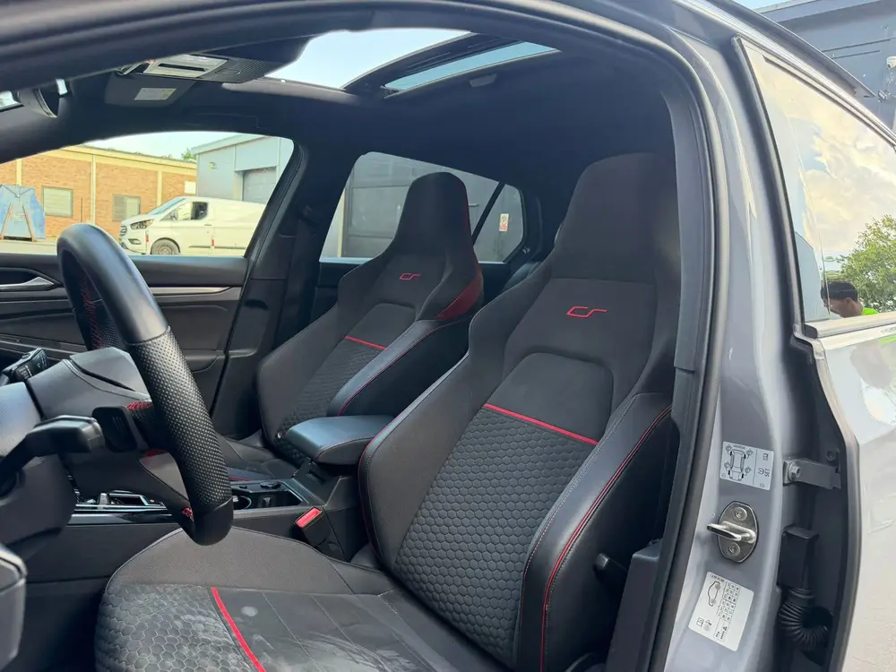 Volkswagen Golf 2.0 GTI Clubsport Matrix/H&K//Pano uit 2022, foto 14