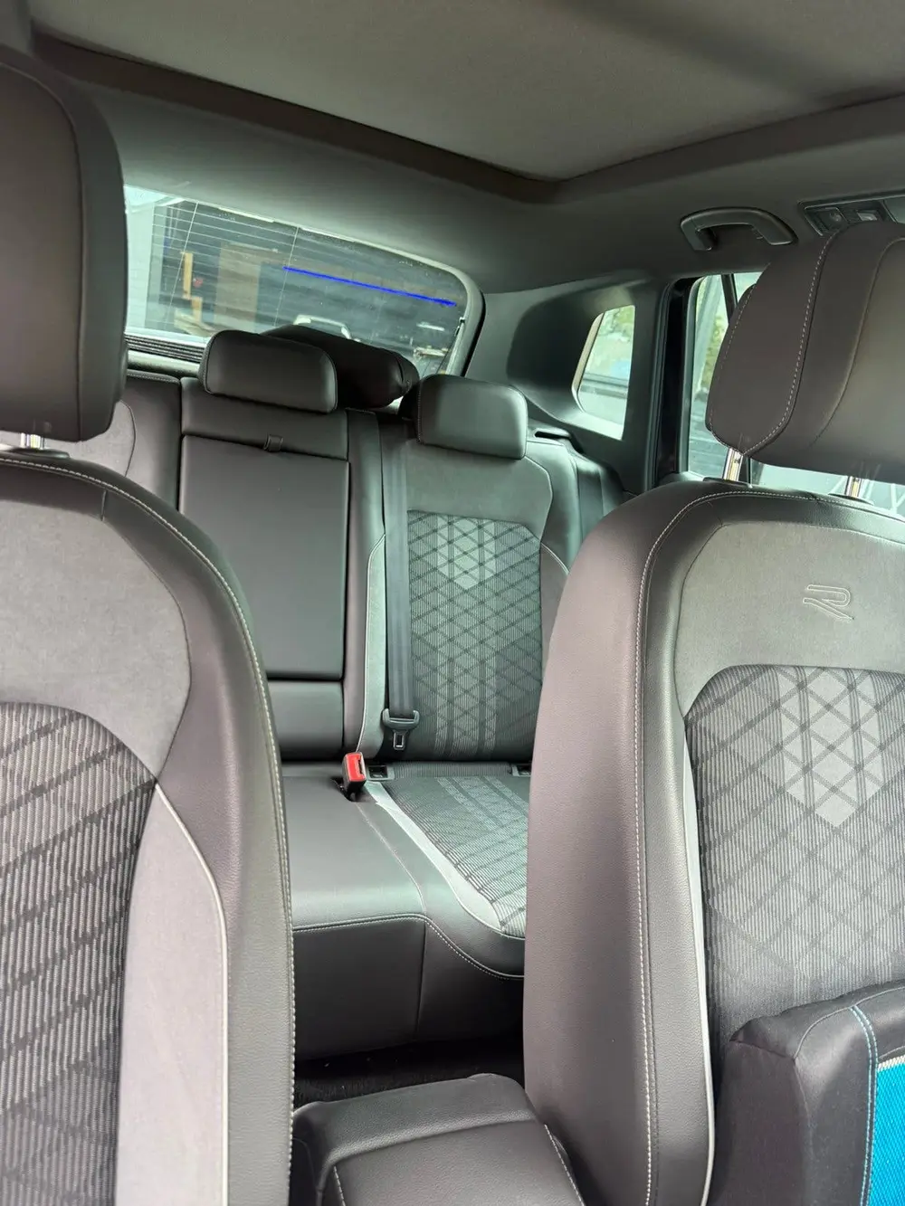 Volkswagen Tiguan 1.5 TSI ACT 150pk DSG 2021 Zwart uit 2021, foto 5
