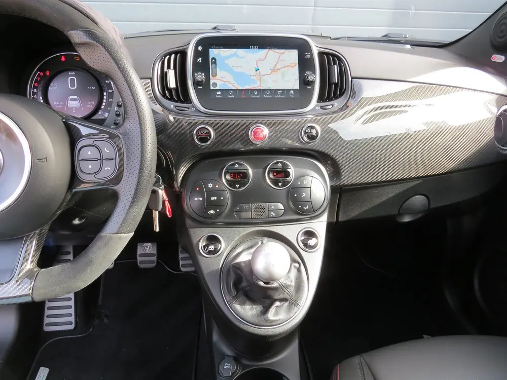 Abarth 500 1.4 595 70th Anniversary*Akra *Pano* 210 pK vol uit 2020, foto 18