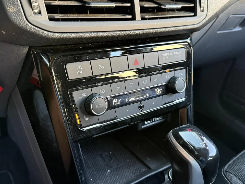 Volkswagen T-Cross 1.0 TSI R-Line | Full LED | Digital Cockp uit 2019, foto 17