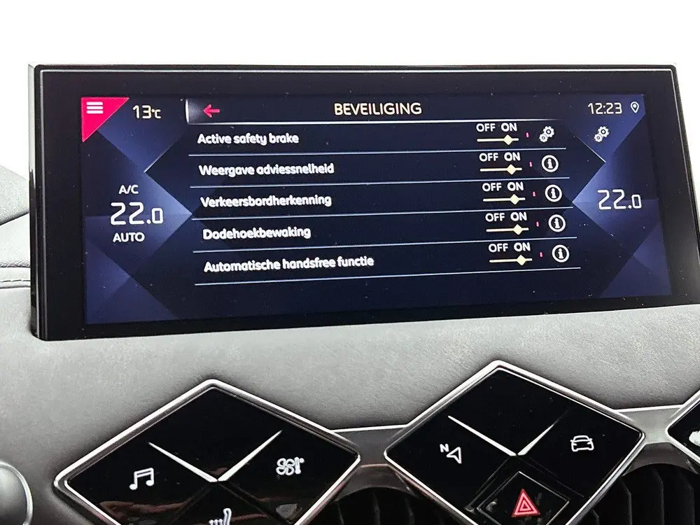 DS Automobiles 3 DS DS 3 Crossback 130 pk Automaat Grand Chic | Adaptive Crui uit 2019, foto 15