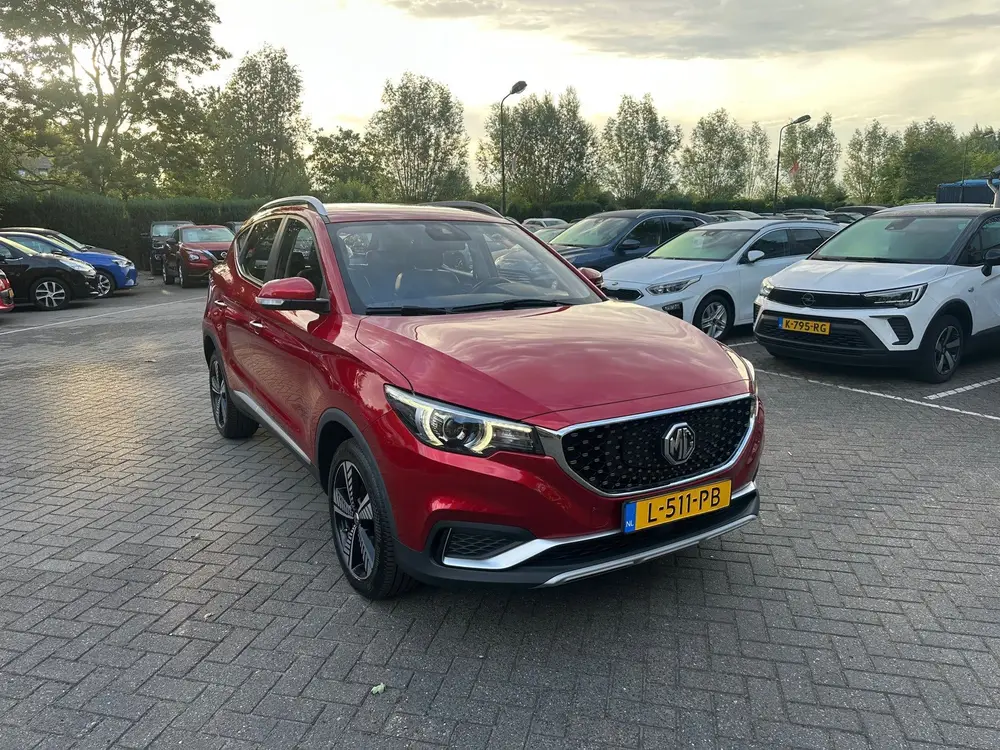 MG ZS EV Luxury 45 kWh , leer , navigatie , camera , pano uit 2021, foto 2