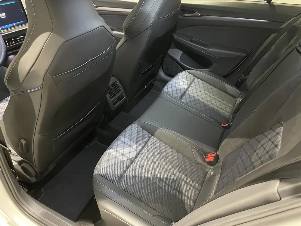 Volkswagen Golf Variant 1.5 eTSI R-Line Edition 116 PK | Aut uit 2025, foto 18