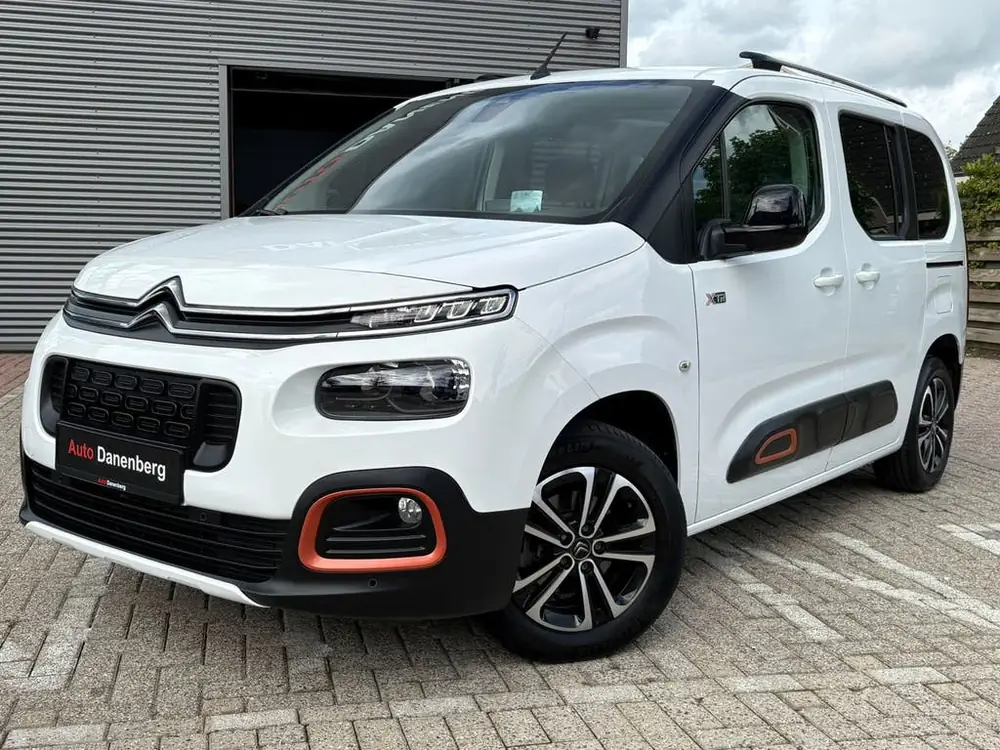 Citroën Berlingo Citroen Berlingo 1.2 PureTech Shine WEINIG KM! NIEUW! uit 2019, foto 2
