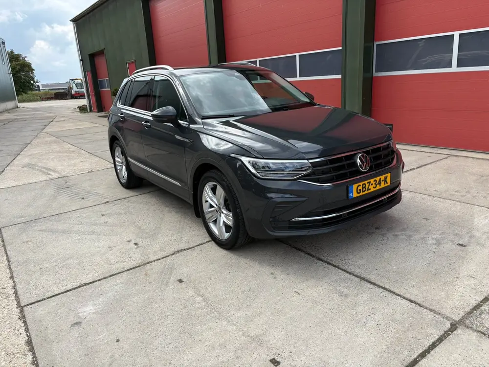 Volkswagen Tiguan 1.5 TSI elegance150pk DSG 2022 Grijs uit 2022, foto 3