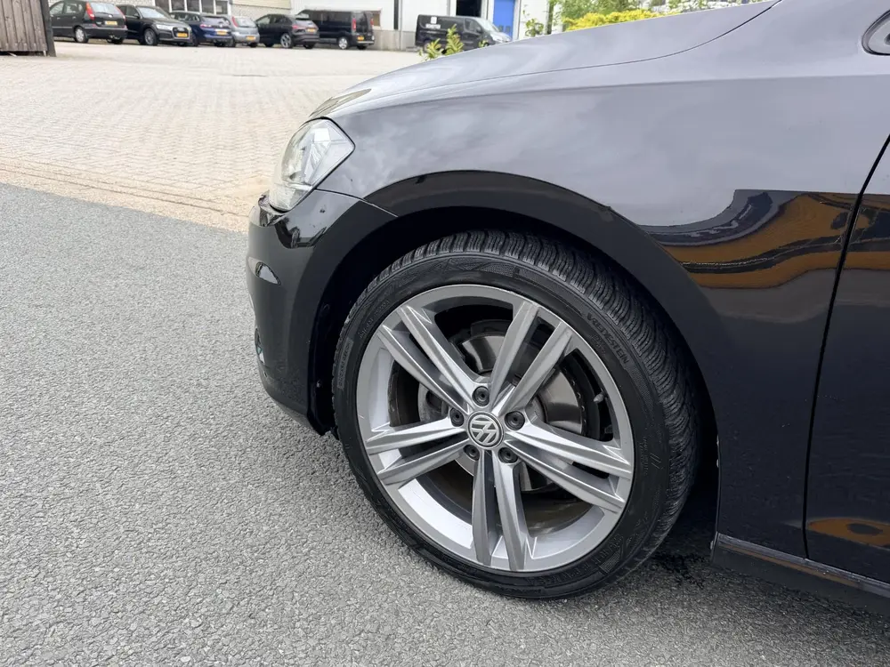 Volkswagen Golf 1.5 TSI DSG 150PK R-Line•Pano•Navi•Cam uit 2020, foto 6