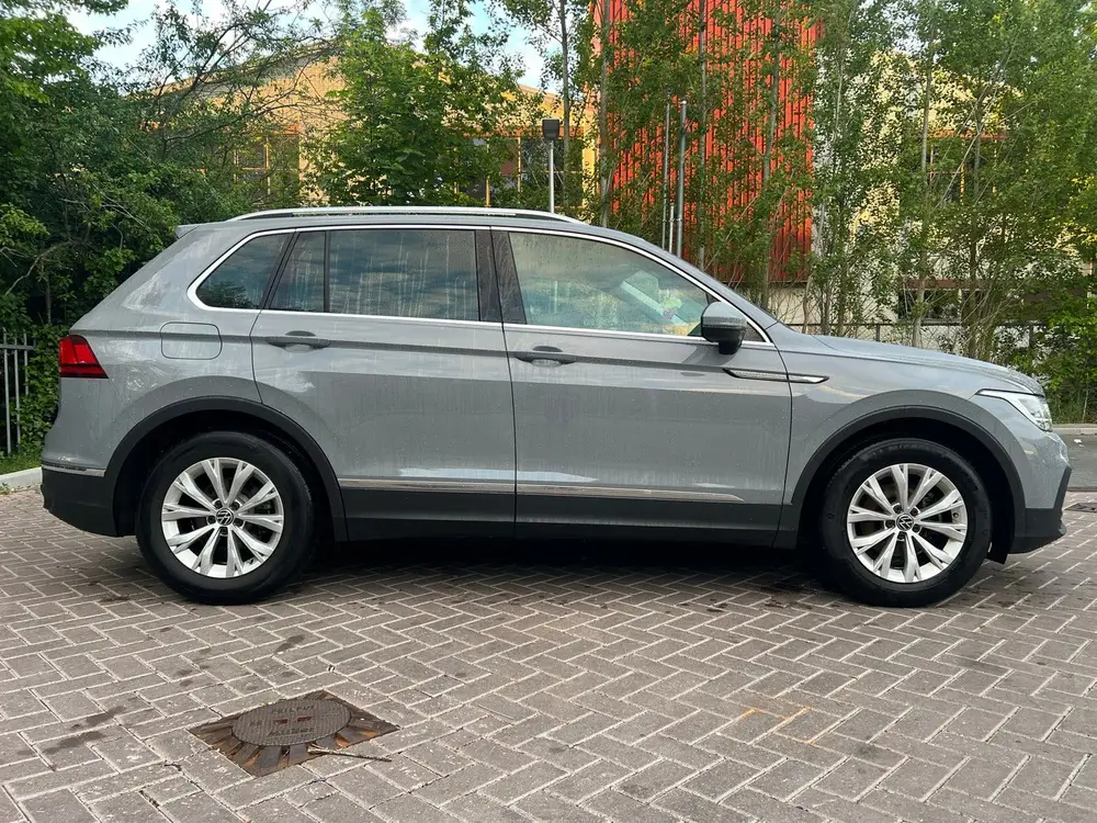 Volkswagen Tiguan 1.5 TSI 130pk 2021 Grijs uit 2021, foto 4