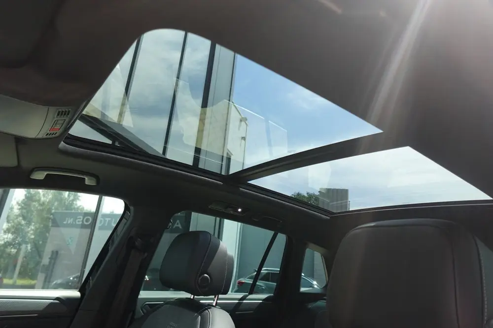 Volkswagen Tiguan 1.5 TSI R-Line PANO KEYLESS VOL' uit 2021, foto 17