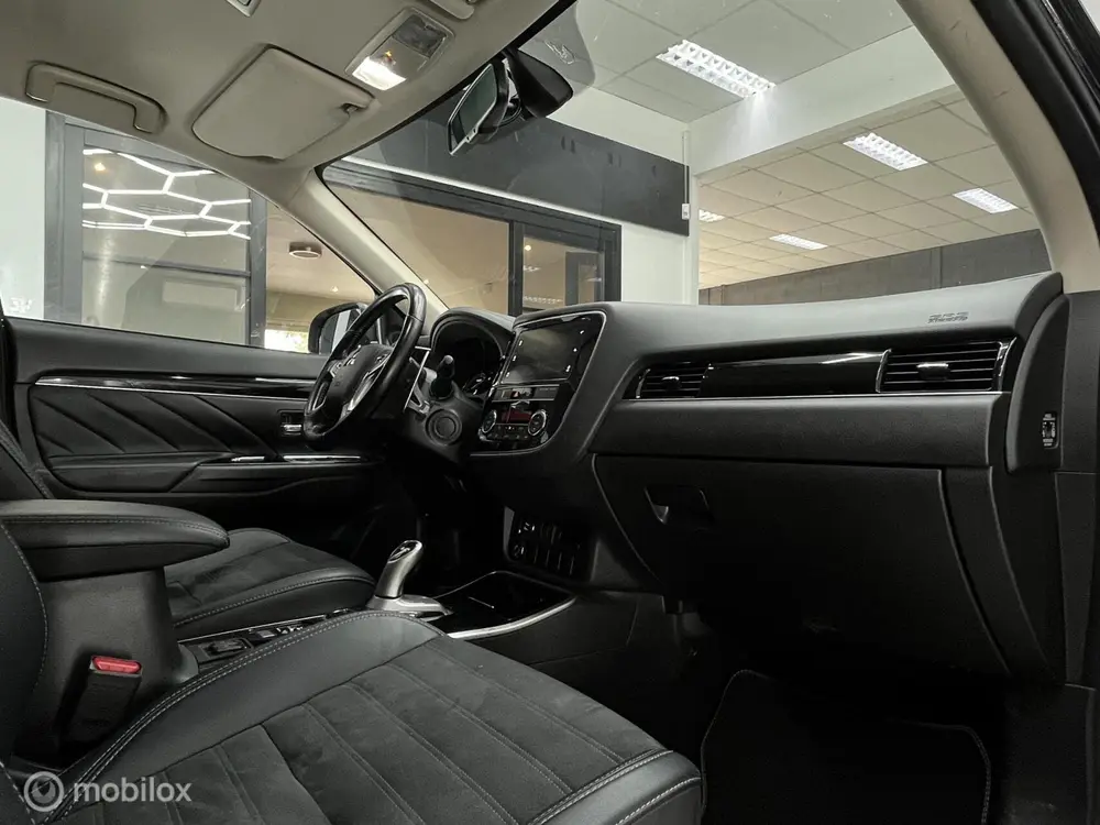 Mitsubishi Outlander 2.4 PHEV Intense S uit 2019, foto 11