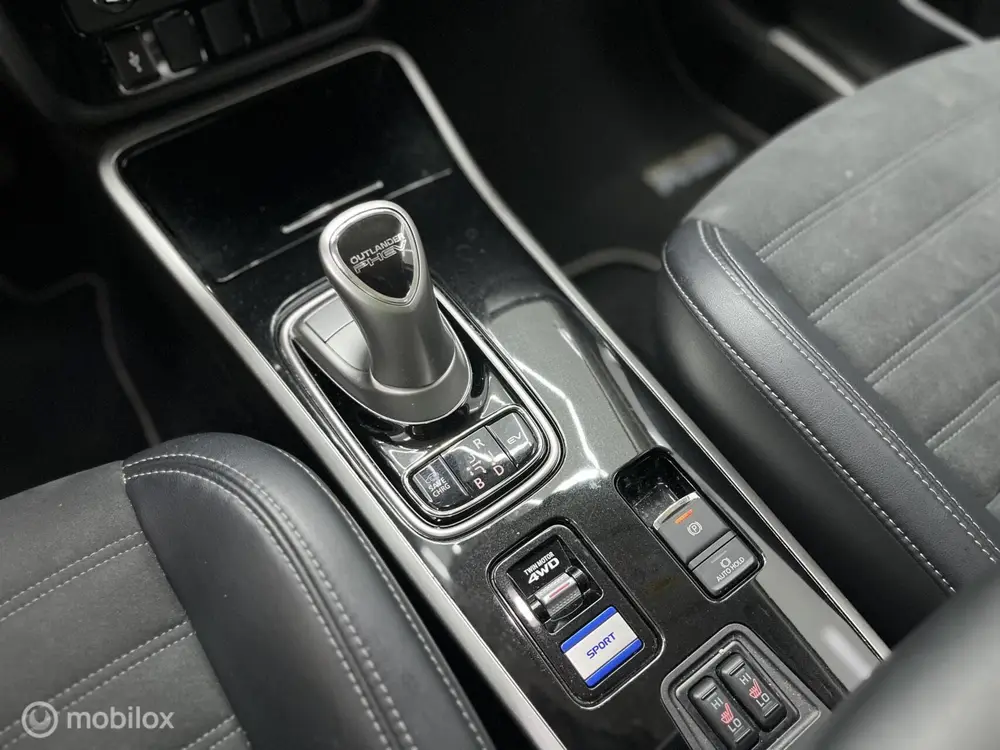 Mitsubishi Outlander 2.4 PHEV Intense S uit 2019, foto 14