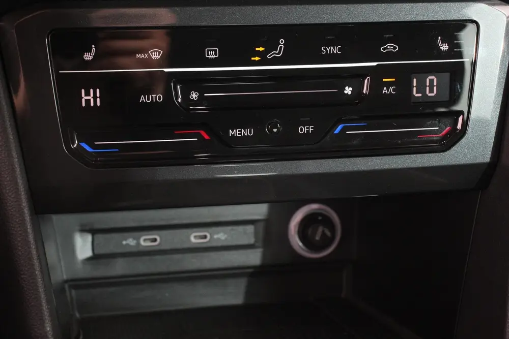 Volkswagen Tiguan 1.5 TSI DSG Active Navigatie Climate Contr uit 2022, foto 19