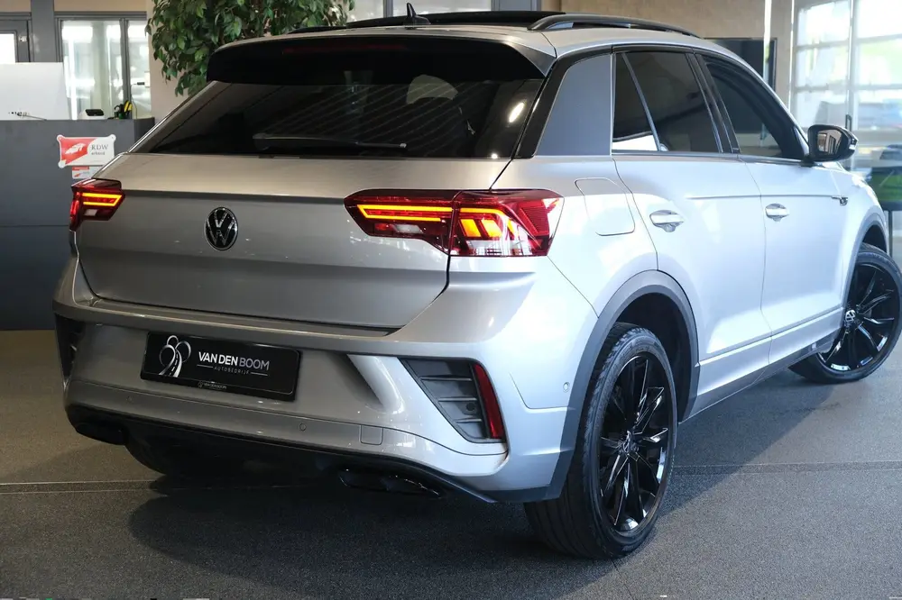 Volkswagen T-Roc 1.5 TSI R-Line Black Pack Pano Navi Acc Led uit 2022, foto 6