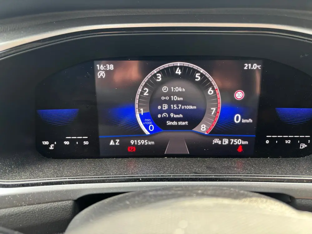 Volkswagen T-Roc 1.0 TSI life business 110pk 2022 Grijs uit 2022, foto 11