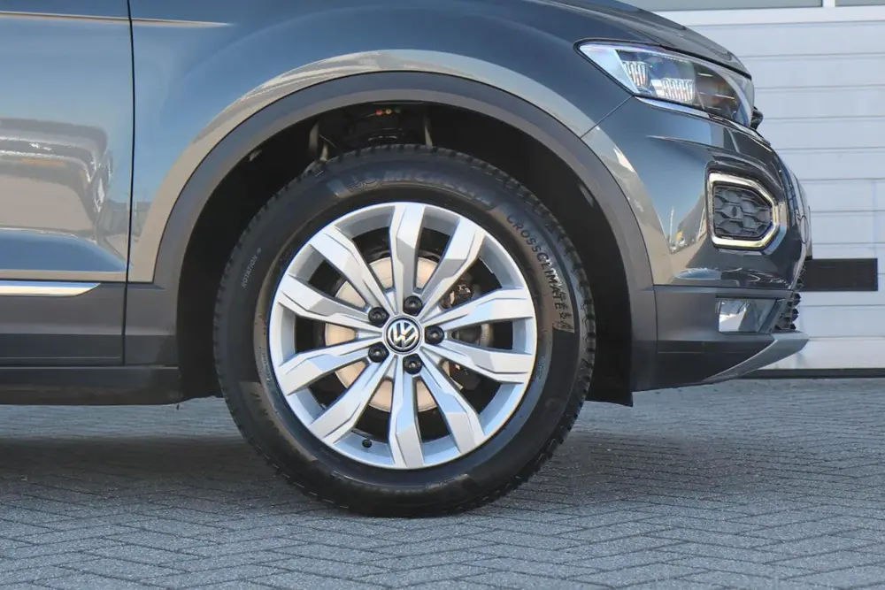 Volkswagen T-Roc 1.5 TSI 150pk Sport | Navigatie | Achteruit uit 2020, foto 14
