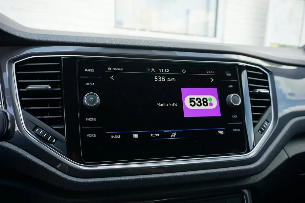Volkswagen T-Roc 1.5 TSI 150pk R-Line Virtual|LED|Suzuka 19" uit 2021, foto 16