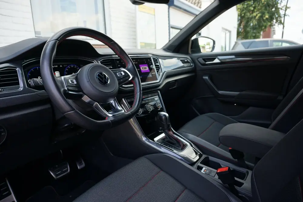 Volkswagen T-Roc 1.5 TSI 150pk R-Line Virtual|LED|Suzuka 19" uit 2021, foto 2