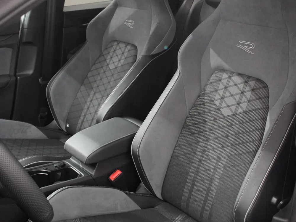 Volkswagen Golf 1.5 eTSI DSG R-Line Panorama dak Navigatie A uit 2024, foto 10