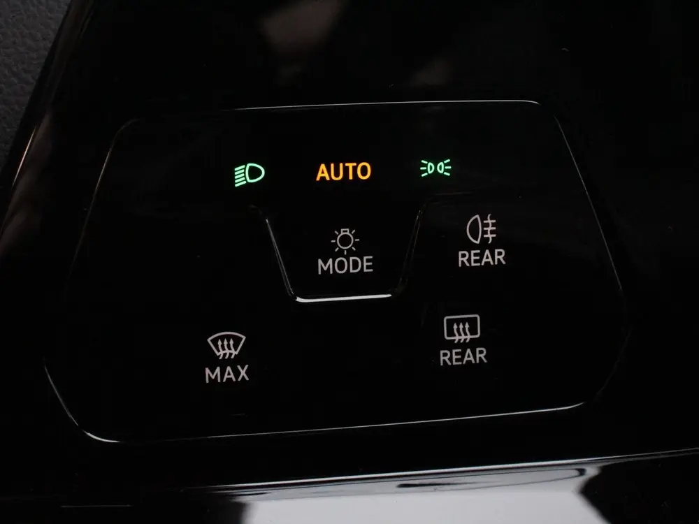 Volkswagen Golf 1.5 eTSI DSG R-Line Panorama dak Navigatie A uit 2024, foto 14
