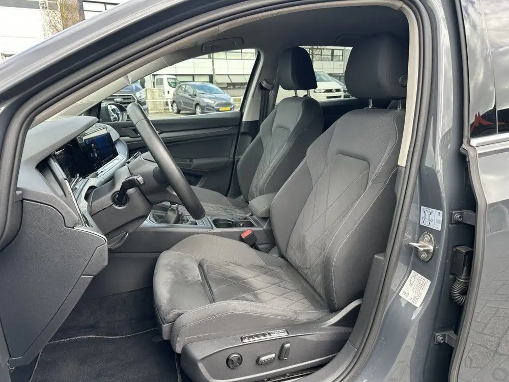 Volkswagen Golf VIII Lim. 1.5 Tsi Act Highline Massage Matri uit 2020, foto 2