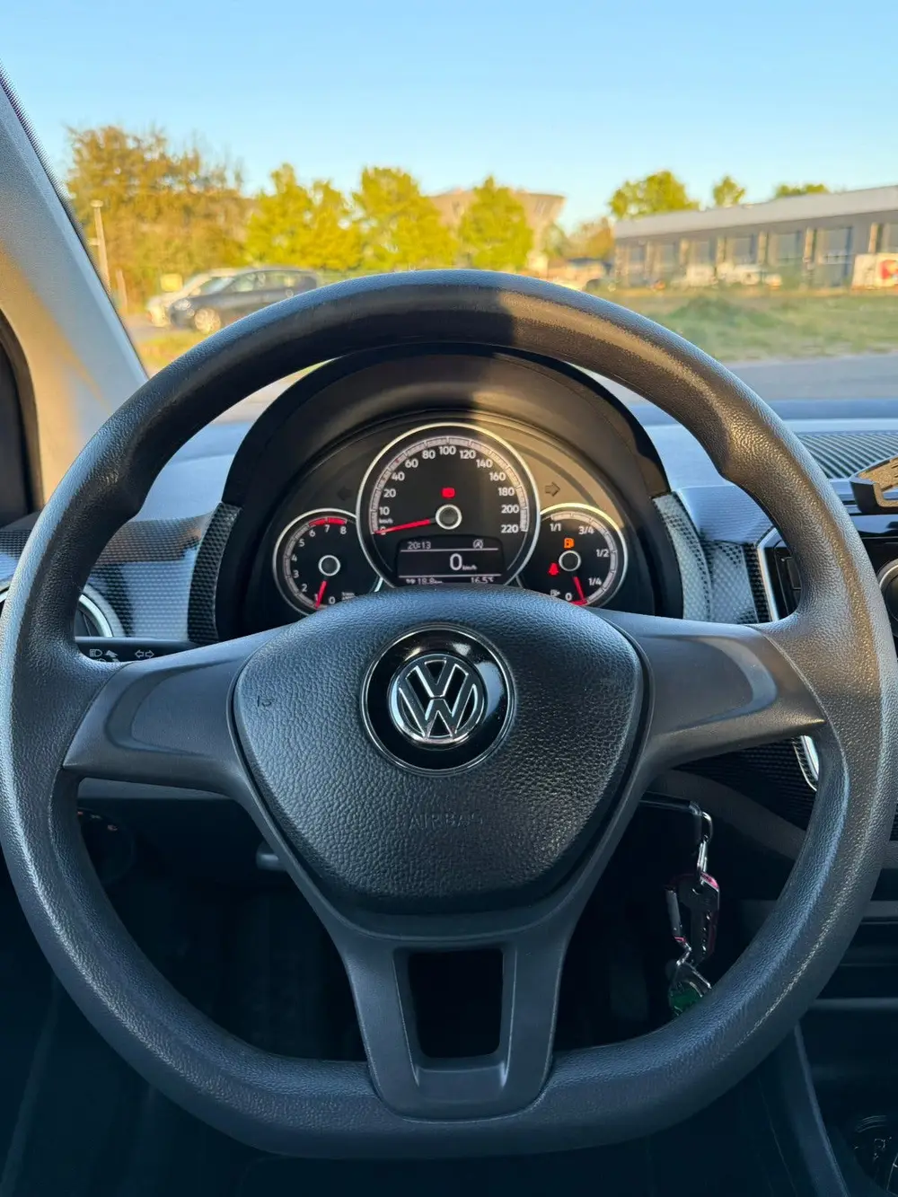 Volkswagen Up! Facelift 1.0 60PK 5D BMT 2019 Zwart uit 2019, foto 13