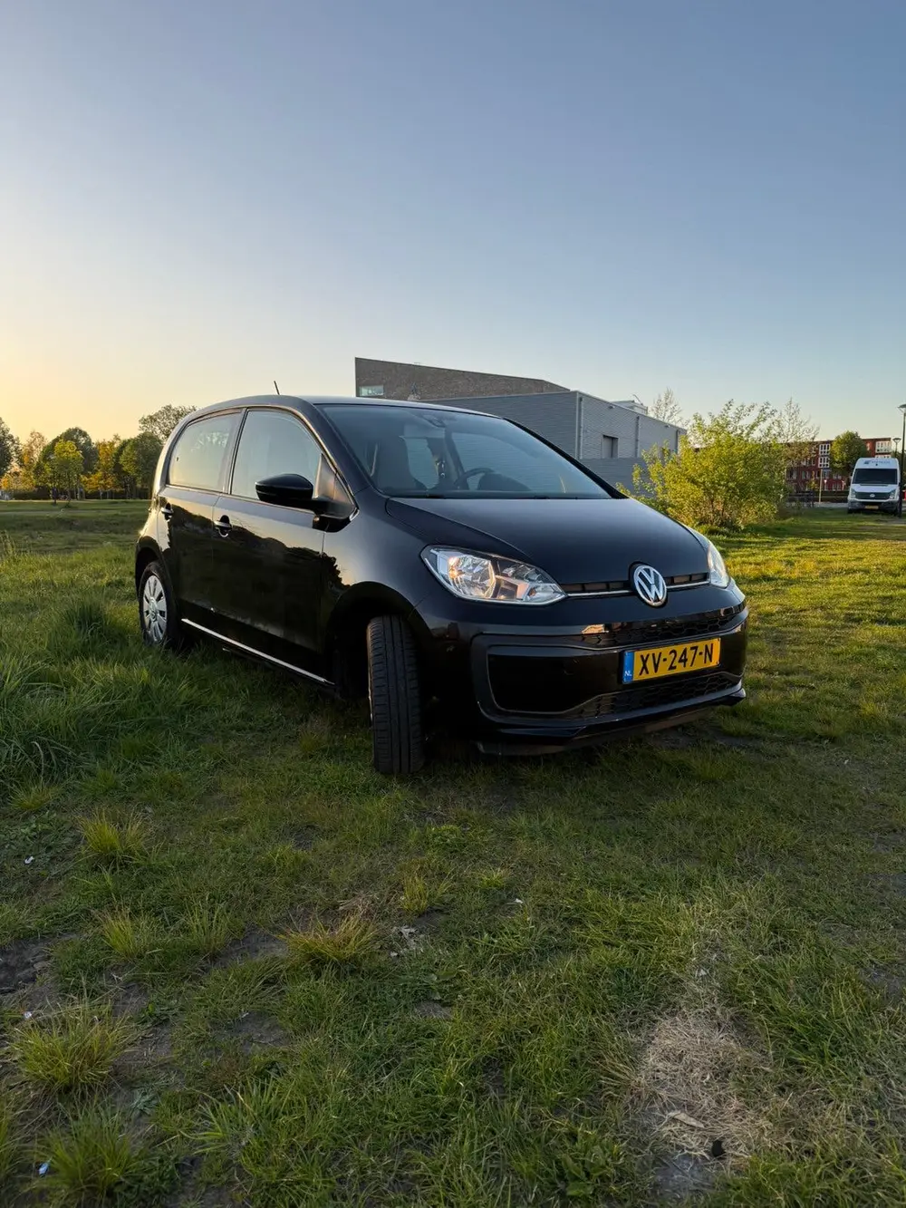 Volkswagen Up! Facelift 1.0 60PK 5D BMT 2019 Zwart uit 2019, foto 2