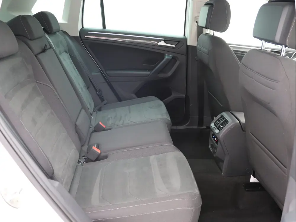 Volkswagen Tiguan 2.0 TSI 4Motion Trekhaak, Camera, Stoelver uit 2022, foto 12
