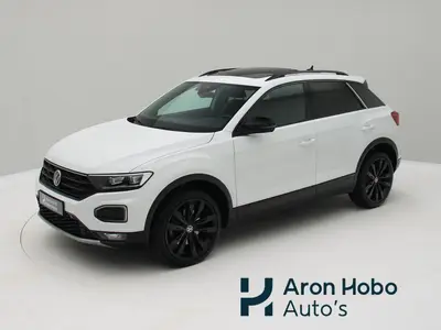 Volkswagen T-Roc 1.5 TSI Sport Pano, Trekhaak, Camera, Stoel uit 2021