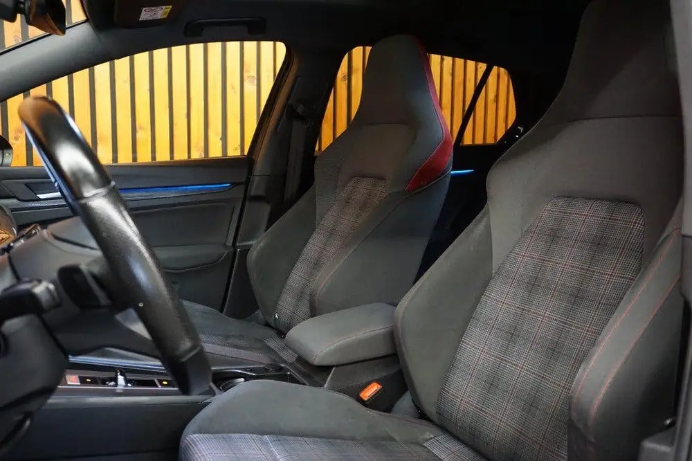 Volkswagen GOLF 2.0 TSI GTI / Panoramadak / Head-up Display uit 2021, foto 10