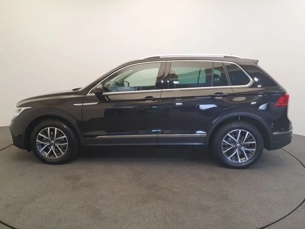 Volkswagen Tiguan 1.5 TSI 150pk DSG/AUT Life Business Wegkla uit 2021, foto 2