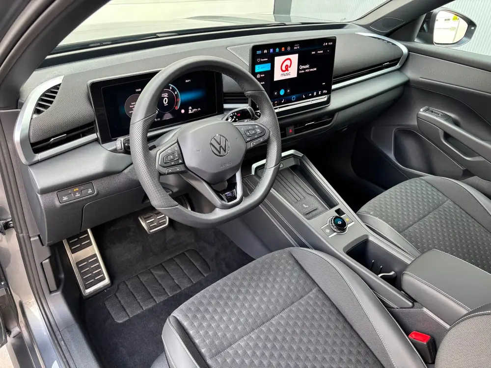 Volkswagen T-Roc 1.5 eTsi (150 pk) R-Line automaat - panoram uit 2026, foto 7
