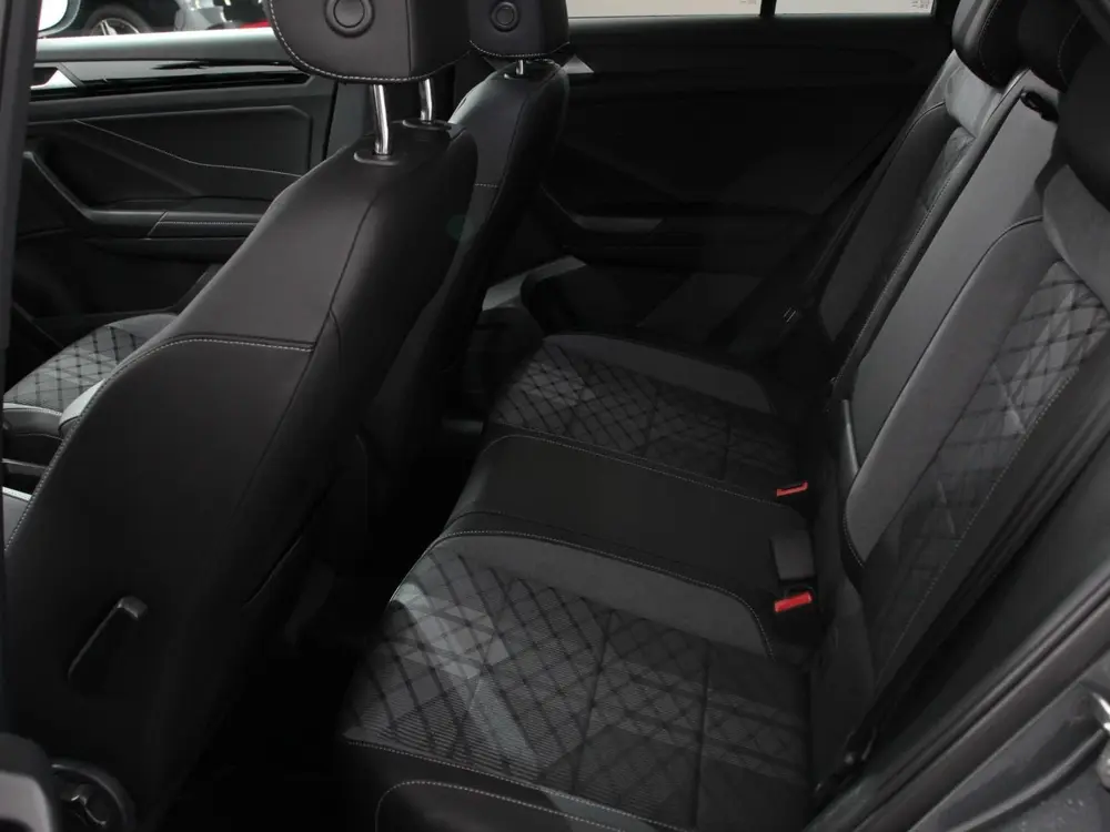 Volkswagen T-Roc 1.5 TSI 150pk Automaat R-Line Plus Navigati uit 2025, foto 11