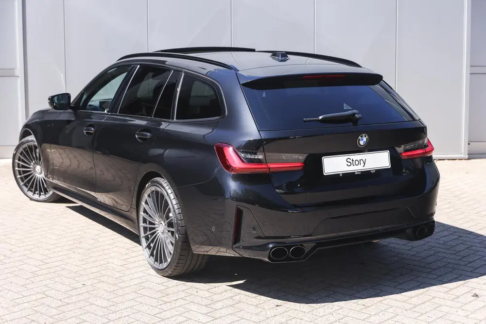BMW B3 Touring Automaat / Trekhaak / Adaptief M onderstel uit 2023, foto 2