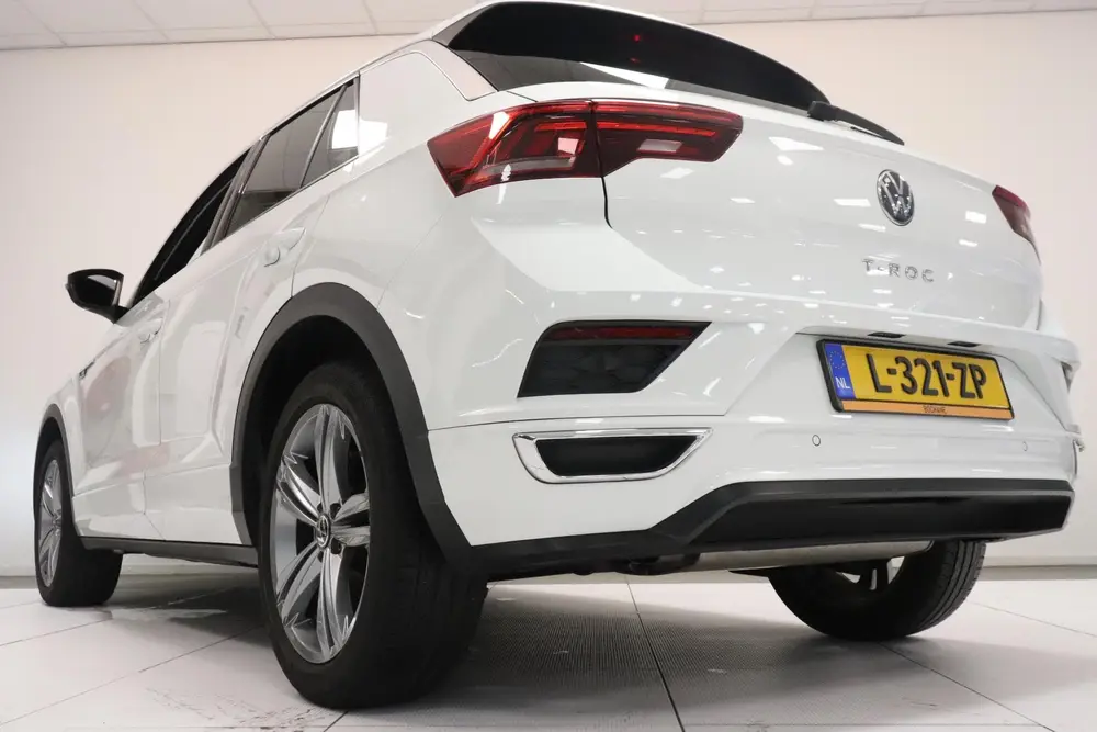 Volkswagen T-Roc 1.5 TSI 3x R-line | Pano | Camera | Navigat uit 2021, foto 16