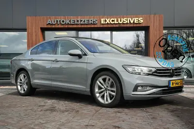 Volkswagen Passat 1.5 TSI Business Automaat Pano Dak trekhaa uit 2022