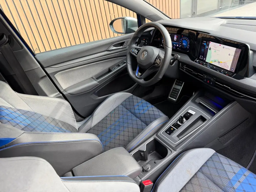 Volkswagen Golf 2.0 TSI R 4Motion 320PK PANO CAMERA STOELVER uit 2021, foto 18