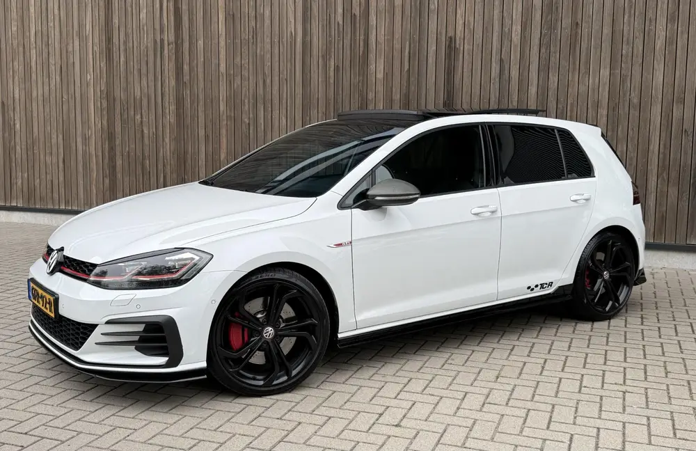 Volkswagen Golf 2.0 TSI GTI TCR PANO | ACC | 19 INCH |VIRTUA uit 2019